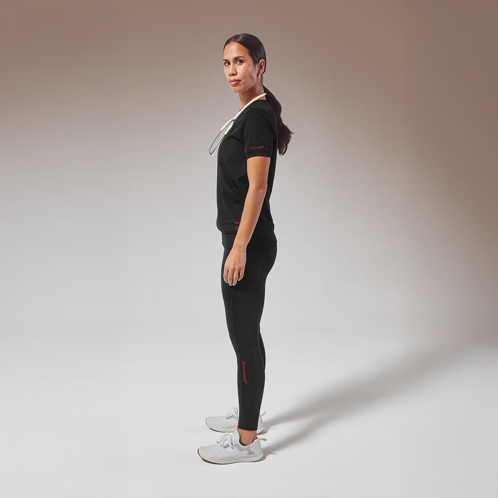 (HYPOTHESIS)ᴿᴱᴰ Kentica Women's 4 Pocket Crew Neck Scrub Top